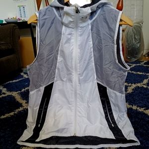 Under Armour, lightweight jogging vest